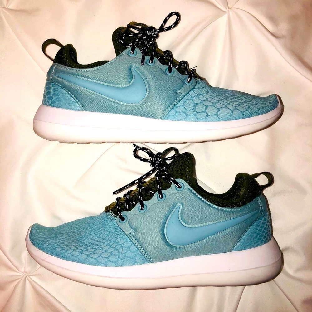 Nike Roshe 2 Flyknit LIKE NEW!